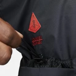 Ανδρικά Nike Kyrie Irving Protect Ανδρικό Μπουφάν BLACK/BLACK/CHILE RED -Μπουφάν Εκπτώσεις nike ki m nk protect jacket 3